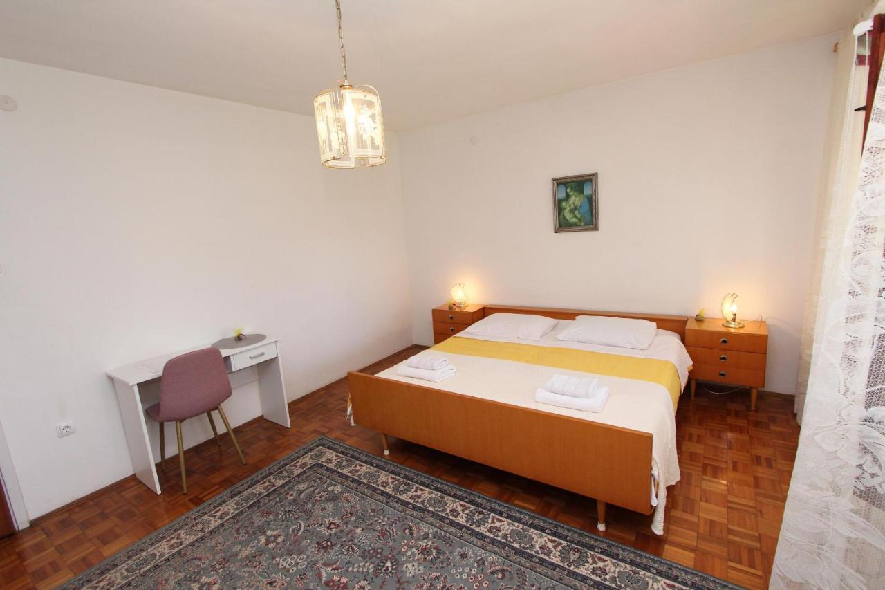 Rooms And Apartments Dino Rovinj Bagian luar foto