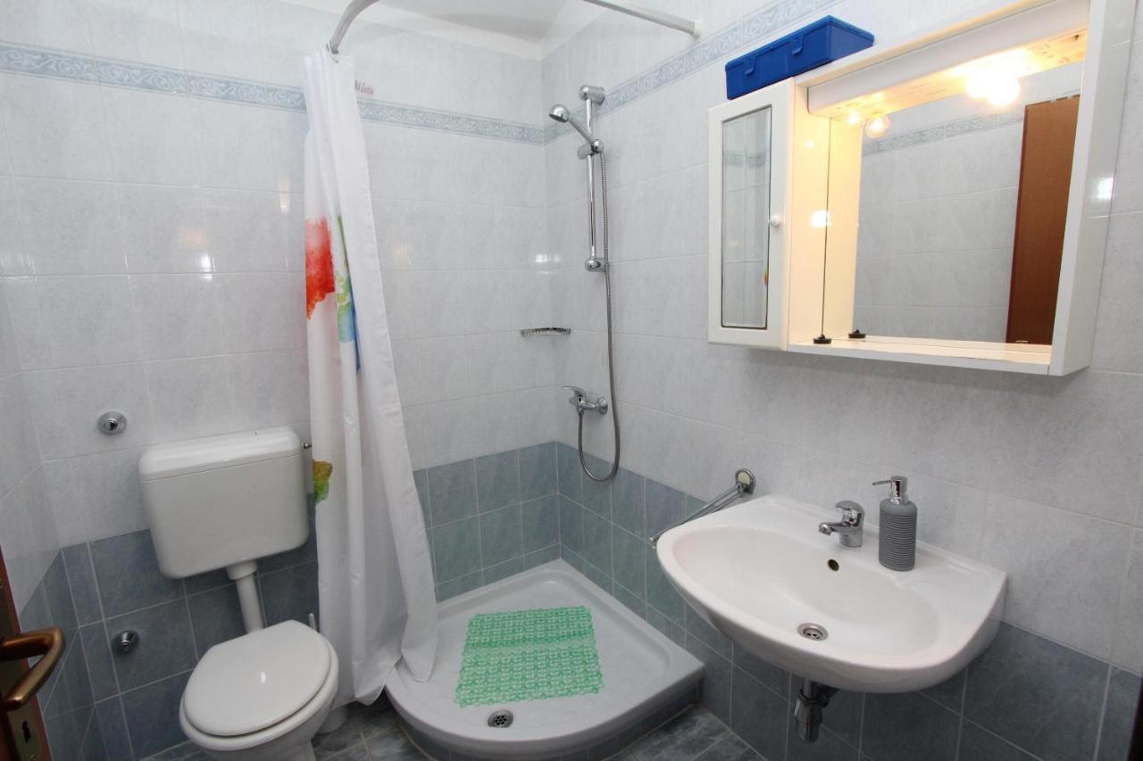 Rooms And Apartments Dino Rovinj Bagian luar foto