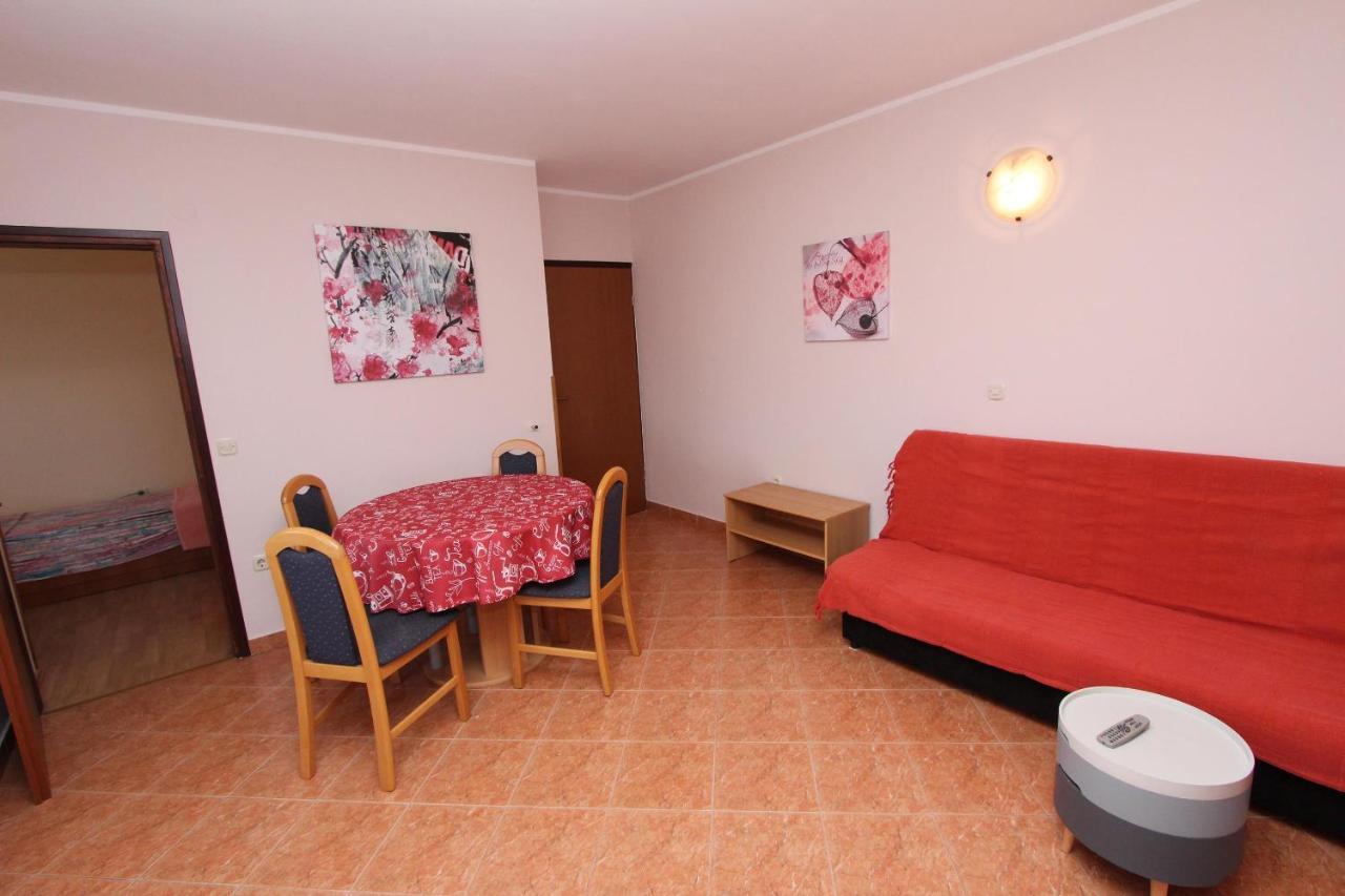 Rooms And Apartments Dino Rovinj Bagian luar foto