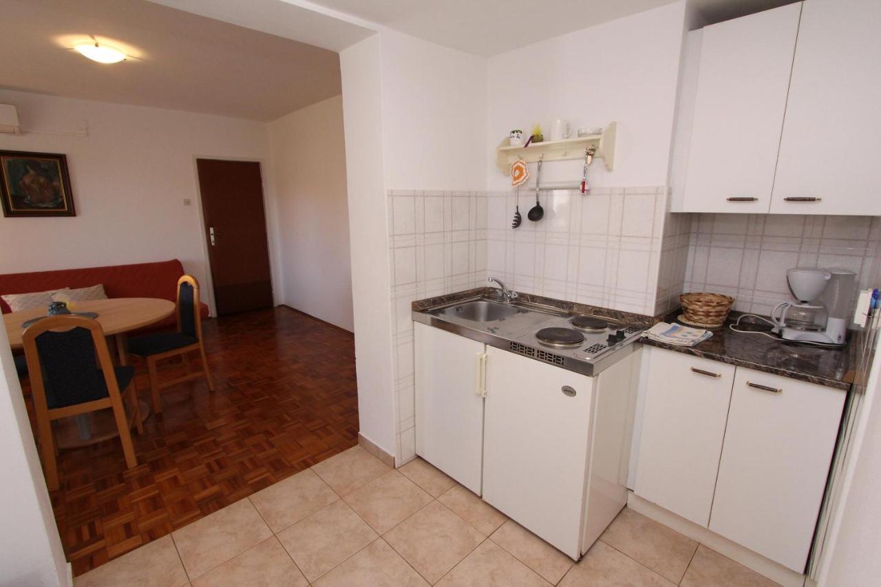 Rooms And Apartments Dino Rovinj Bagian luar foto