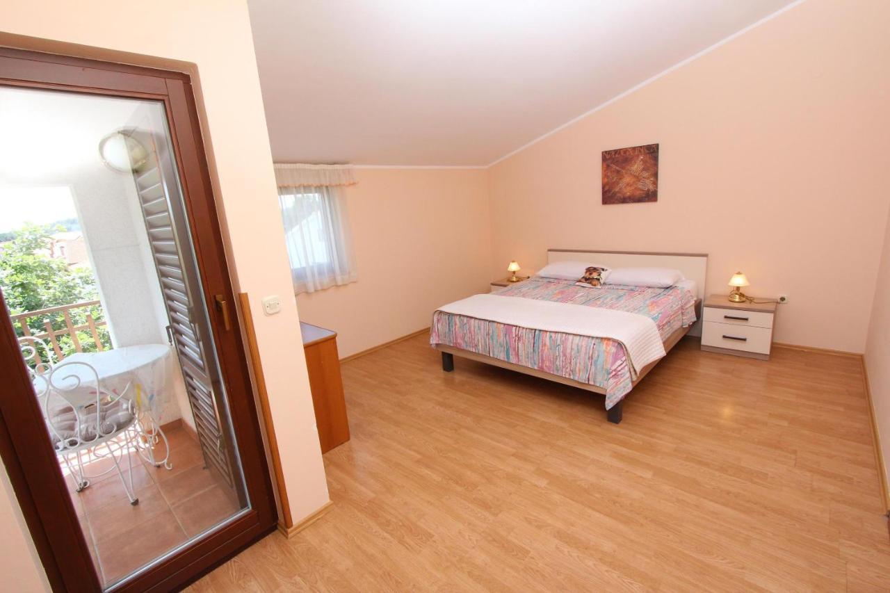 Rooms And Apartments Dino Rovinj Bagian luar foto