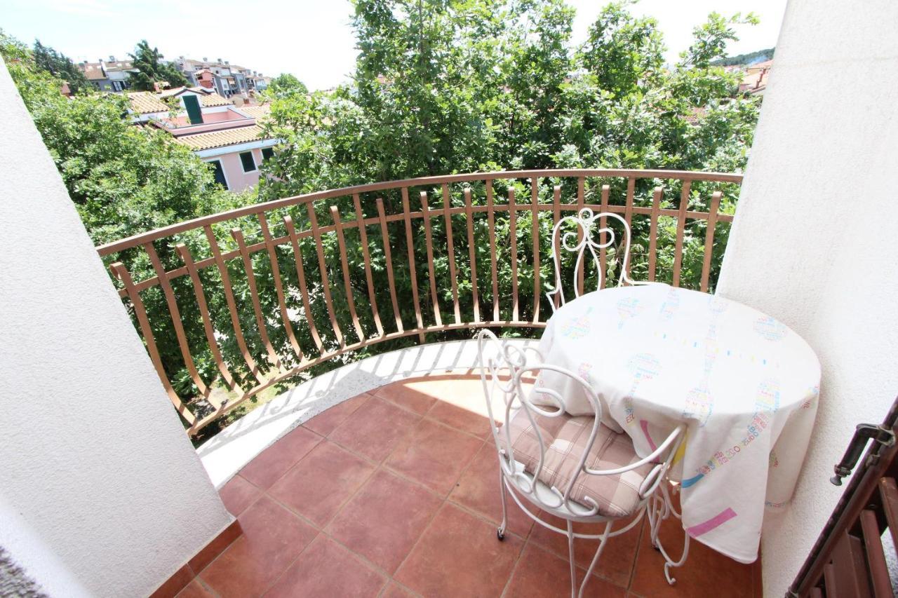 Rooms And Apartments Dino Rovinj Bagian luar foto
