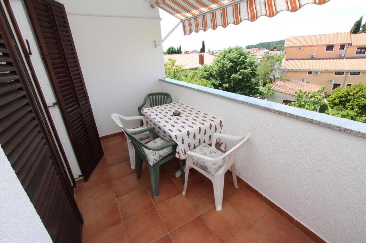 Rooms And Apartments Dino Rovinj Bagian luar foto