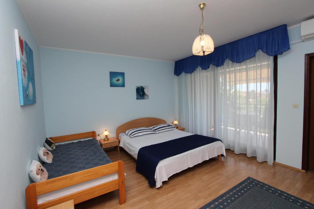 Rooms And Apartments Dino Rovinj Bagian luar foto