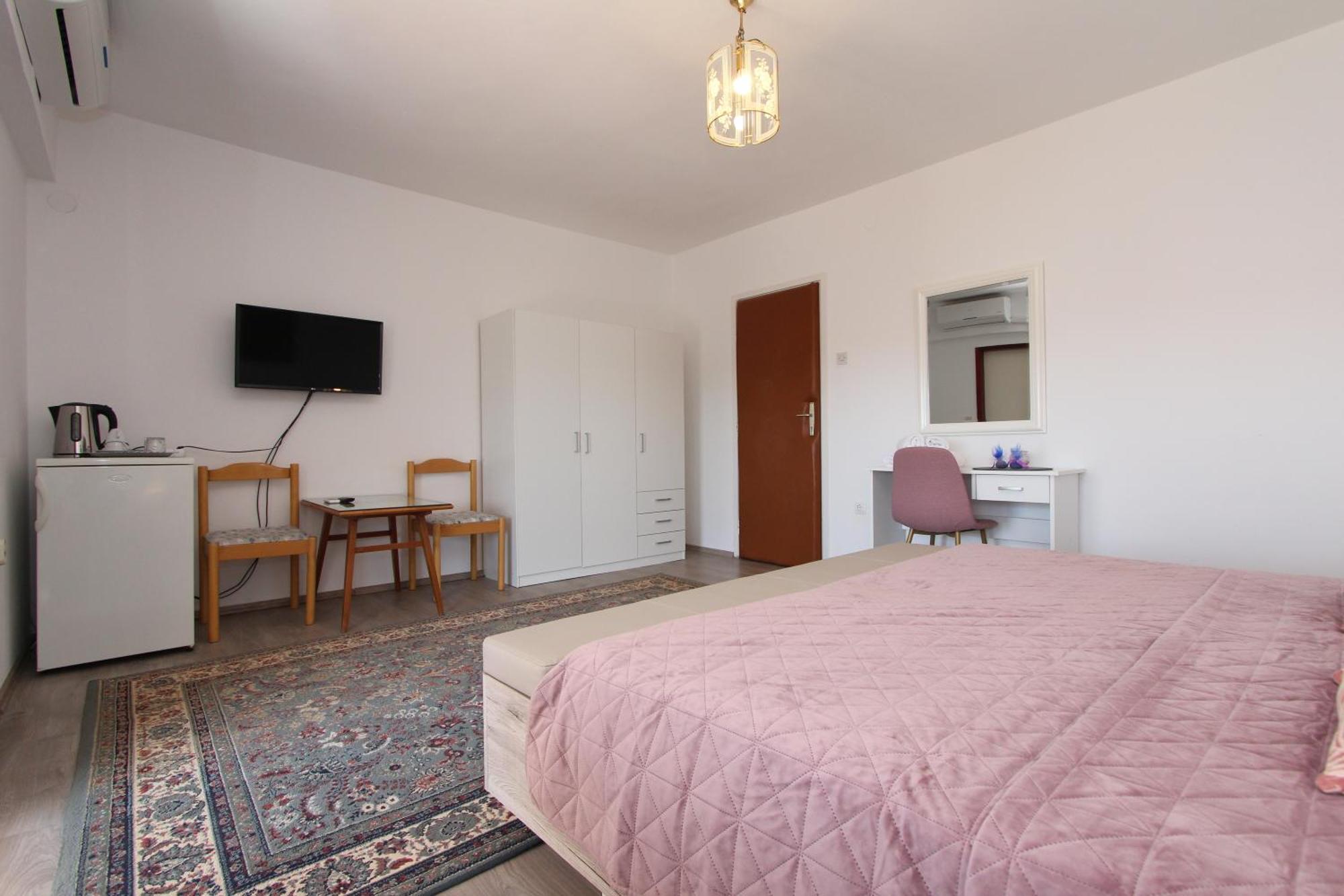Rooms And Apartments Dino Rovinj Bagian luar foto