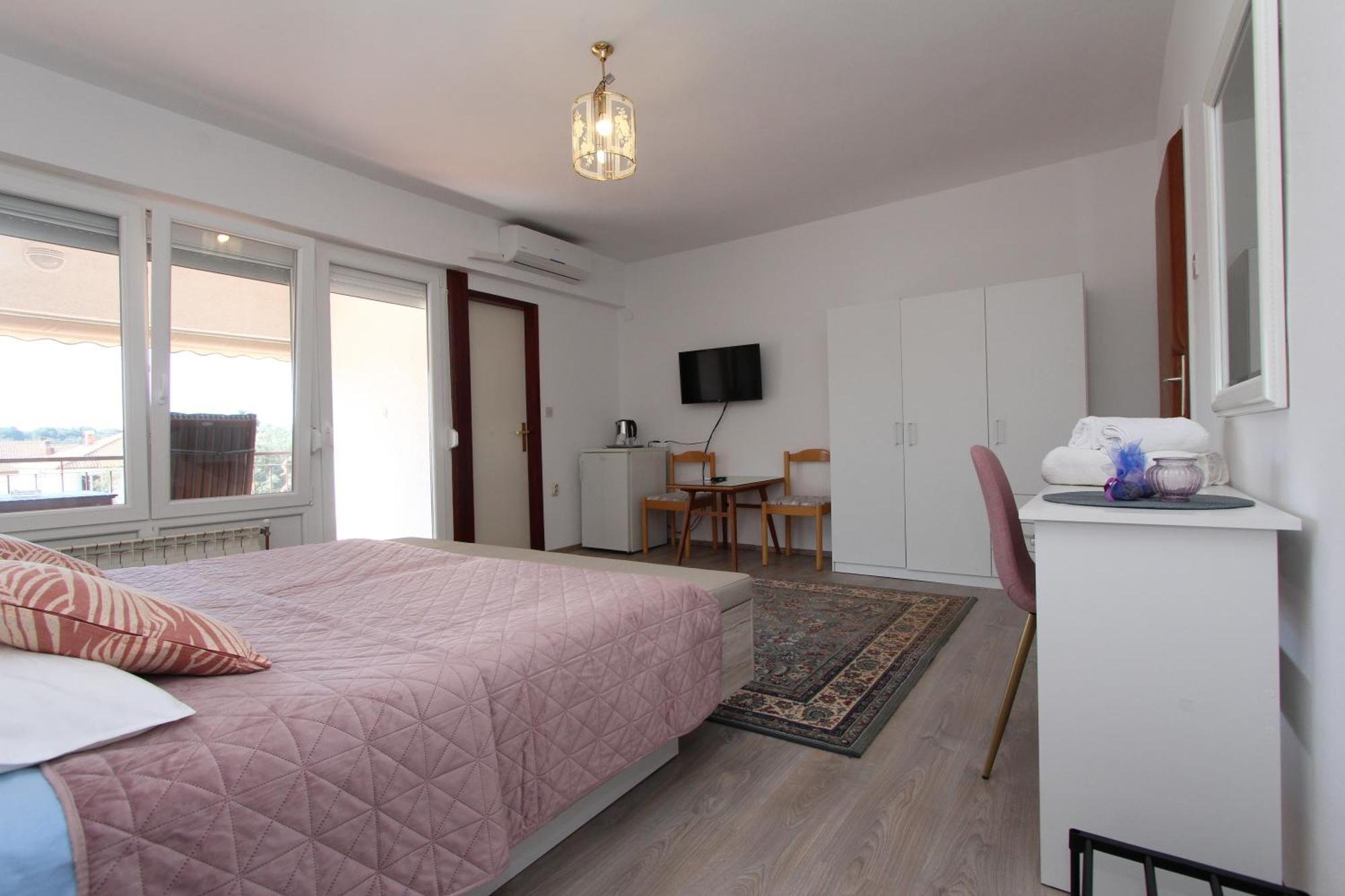 Rooms And Apartments Dino Rovinj Bagian luar foto